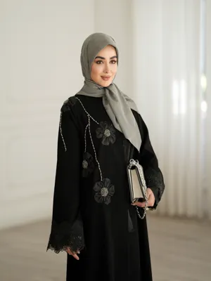 عبا مشکی جواهردوزی گل اپلیکه پارچه ای